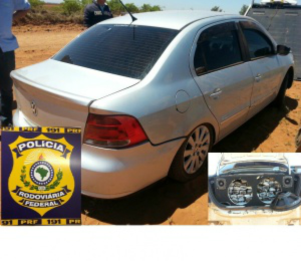 Veículo furtado foi abandonado por traficante (Foto: Dourados New)
