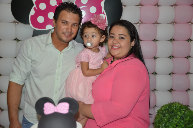 Festa de 2 aninhos da Isadora Dias Serapião Isadora Dias Serapião ganhou animada festinha que teve como tema a Minie (Fotos: Perfil News)