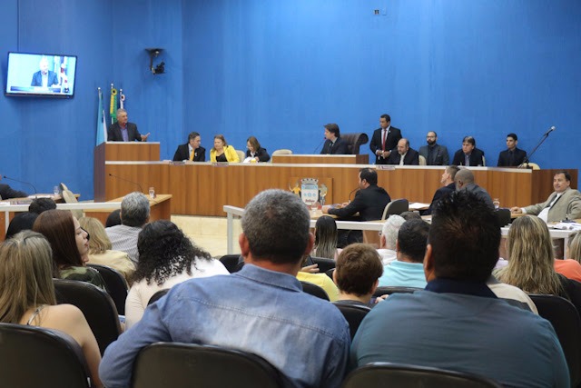 Vereadores aprovam doação de notebook para premiação em concurso de desenho Sessão contou com a presença do prefeito Ângelo Guerreiro (Foto/Assessoria)