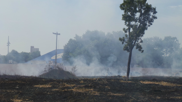 Ao fundo pode-se observa a quadra da Funlec, onde a fumaça adentrou na escola. (Foto: Ricardo Ojeda)