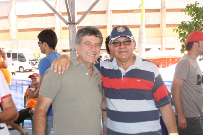 Murilo Zauith, prefeito de Dourados comemora sucesso do evento junto com o jornalista Ricardo Ojeda