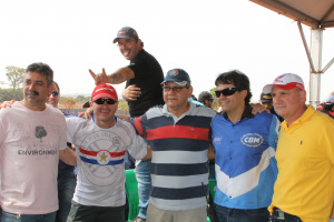 Ricardo Ojeda é homenageado durante a final do Brasileiro de Motocross
