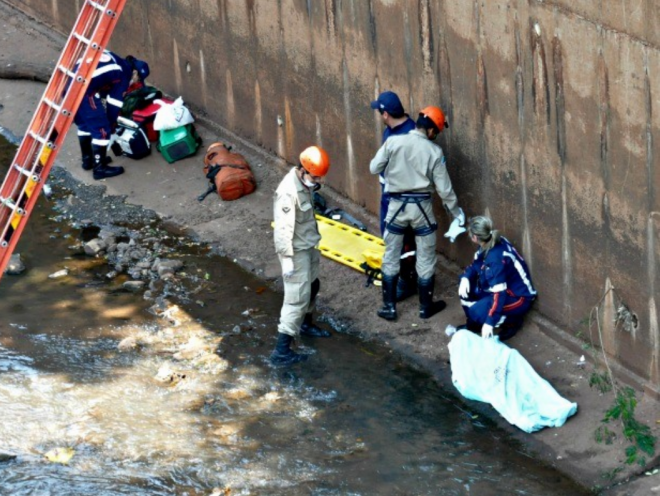 Mulher morreu após cair em rio Anhaduizinho(Foto: Yarima Mecchi / G1 MS)