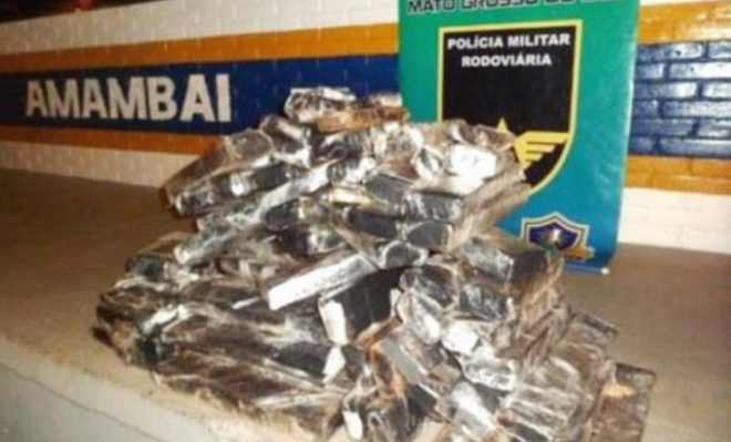 PMR apreende drogas em caminhonete de Nova Andradina Tabletes da droga estava camuflada nas laterais e no tanque de combustíveis do veículo (Foto: Divulgação/PMR)