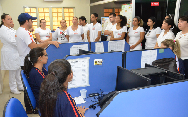 Durante a visita, os alunos puderam aprender sobre todos os passos para um atendimento de urgência (Foto/Assessoria)