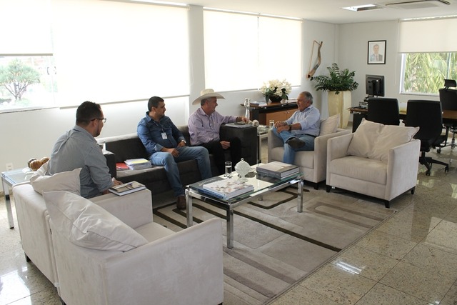 Prefeito reúne-se com Secretário de Fazenda e Presidente da Sanesul Angelo Guerreiro também esteve na Empresa de Saneamento do Estado – Sanesul (Foto/Assessoria)