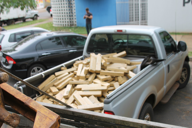 Polícia Federal de Três Lagoas tira de circulação 700 quilos de maconha A quantidade de maconha apreendida deu para lotar a carroceria de uma camionete F-250