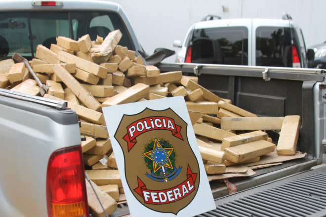 Polícia Federal de Três Lagoas tira de circulação 700 quilos de maconha Polícia Federal de Três Lagoas tira de circulação 700 quilos de maconha