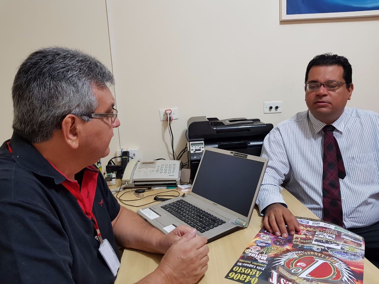Advogado Marcio Oliveira, da Comissão Organizadora do Evento, em entrevista do diretor do Perfil News, Ricardo Ojeda. (Foto: Thais Santos/ Perfil News). 