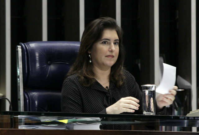 Simone Tebet preside por alguns minutos sessão do Senado....