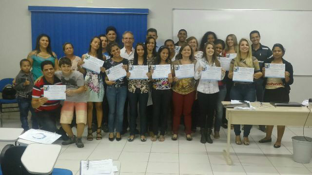 Sindicato dos Empregados no Comércio de Três Lagoas forma turma de oratória No total foram 18 trabalhadores que finalizaram o treinamento oferecido pela entidade sindical gratuitamente.