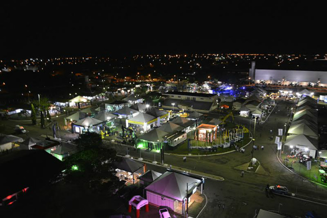 Na edição de 2015, a feira atraiu 12,5 mil visitantes, dos quais 8 mil eram do setor florestal e 3 mil eram estudantes. Foram 113 empresas expondo e mais de 100 profissionais de imprensa (Foto: Arquivo)