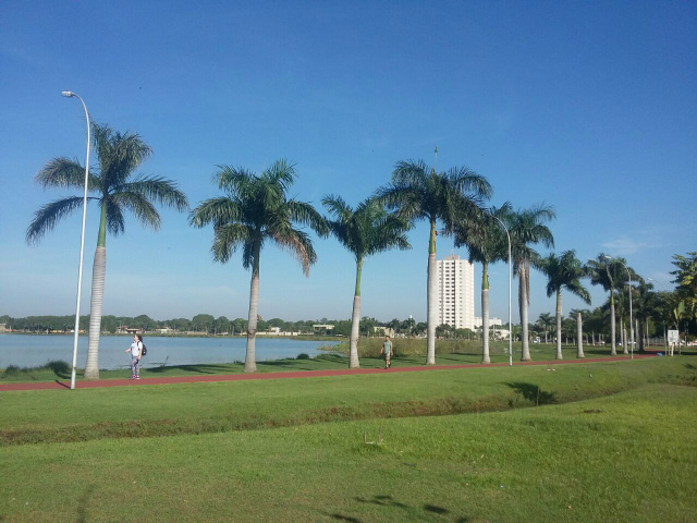 Céu sem nuvens na manhã desta quinta-feira em Três Lagoas. (Foto: Patrícia Miranda)