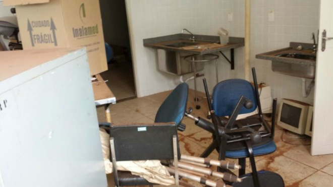 Sindicato dos policiais denuncia abandono do IML de Dourados A Vigilância Sanitária já notificou o Sejusp por conta das condições precárias do local (Foto: Divulgação/Assecom)