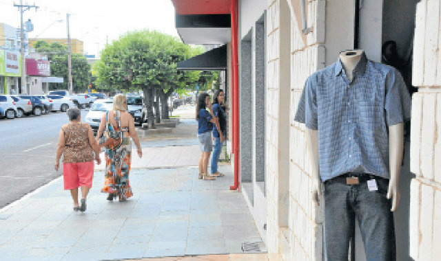 Comércio em Três Lagoas tem queda expressiva no movimento
(Foto: Bruno Henrique / Correio do Estado)