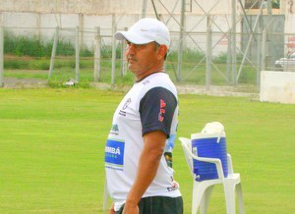 Técnico Gilmar Calonga, do Corumbaense (Foto: Divulgação/Corumbaense)