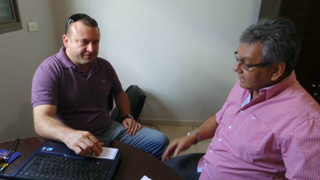 Loteamento Real Park será lançado em Três Lagoas com entrada facilitada e parcelas de R$ 460 Marcelo Costa, coordenador de vendas do Grupo San Marino recebeu a reportagem do Perfil News e disse que no dia 09 de maio uma força tarefa de corretores e funcionários estarão em Três Lagoas para atender a clientela (Foto: Patrícia Miranda)