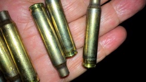 Bandidos armados assaltam a Protege de Araçatuba e atacam quartel da PM Bandidos armados assaltam a Protege de Araçatuba e atacam quartel da PM