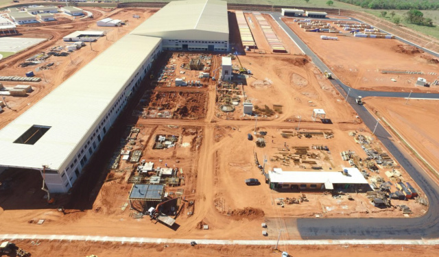 Envolvimento de dono da Asperbras em investigação na Europa não interfere no investimento em Água Clara
Após concluída a primeira etapa, a fábrica terá capacidade de produção de 250 mil metros cúbicos por ano. Porém projeta-se uma segunda linha que irá dobrar a produção para 460 mil metros cúbicos anualmente (Foto: Assessoria)