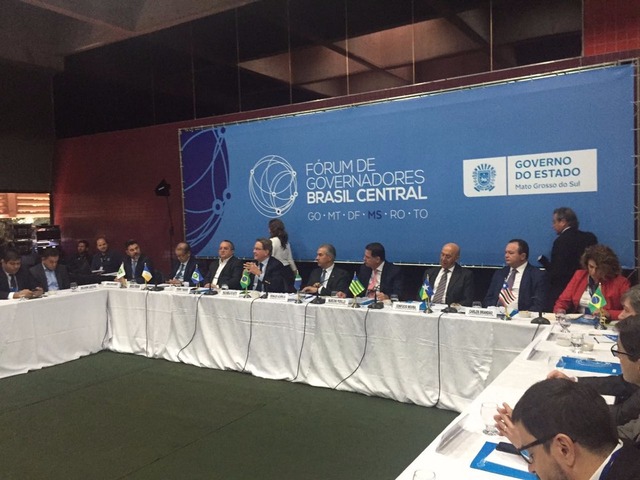 Governadores de 7 estados se reúnem em MS no Fórum Brasil Central Governadores de seis estados se reúnem em MS no Fórum Brasil Central (Foto: Cláudia Gaigher/ TV Morena)