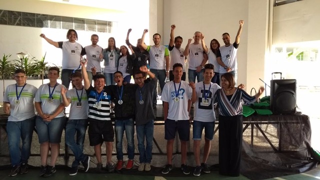 Escolas do Sesi conseguem classificar 13 equipes na Olimpíada Brasileira de Robótica Equipe de Três Lagoas (Foto/Assessoria)