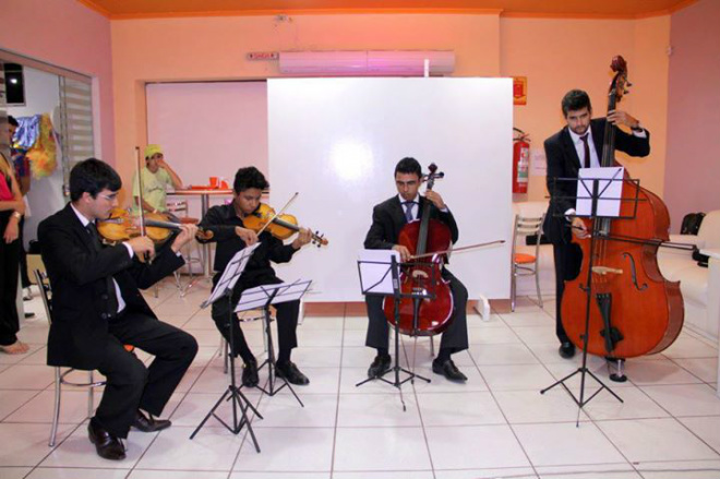 Prefeitura disponibiliza vagas para cursos de música As inscrições para os os cursos de viola de arco, violoncelo e baixo acústico podem ser feitas a partir desta quarta-feira (2)(Foto: Divulgação/ Assecom)