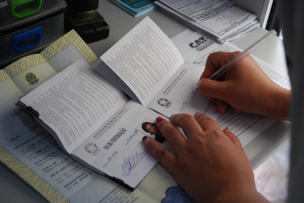 Brasil cria 204 mil vagas com carteira assinada em 2018 Foram criados 56.151 postos formais de trabalho em março. (Foto: Divulgação).