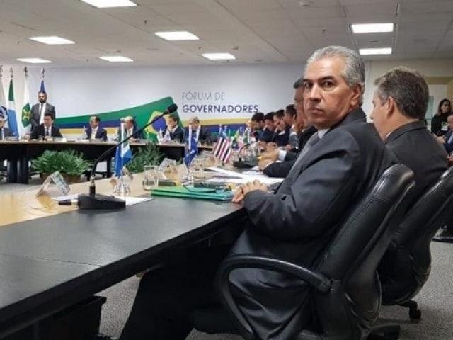 “Se fecha aqui melhora para todo o Brasil”, diz governador sobre fronteira Reinaldo Azambuja (PSDB) durante Fórum de Governadores no dia 12 de dezembro em Brasília, quando entregou propostas para Sérgio Moro (Foto: Clodoaldo Silva/Arquivo)