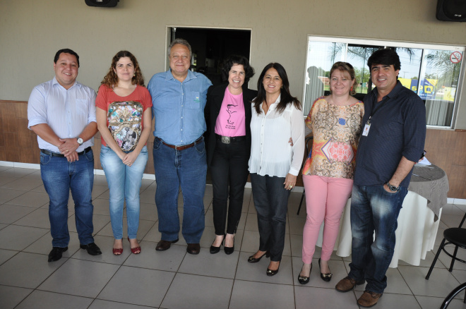 Na sequência o diretor de Indústria e Comércio, Diógenes Marques, ficou na responsabilidade de apresentar as potencialidades do município, a convite da Petrobras, que cumpre a meta do Programa Atratividade (Foto: Divulgação/ Assecom)
