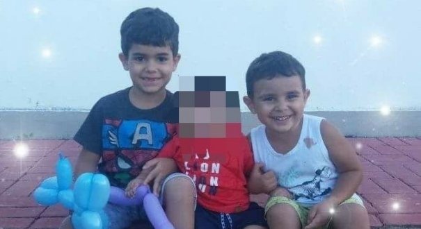 Irmãos de 3 e 6 anos morrem carbonizados após quarto pegar fogo Irmãos morrem carbonizados após quarto pegar fogo em Linhares, ES