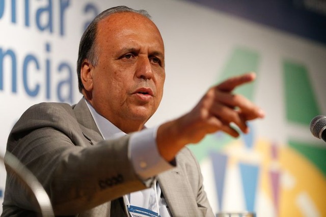 Justiça bloqueia bens de Pezão, ex-governador do Rio Justiça decretou indisponibilidade de bens de Pezão, no valor de R$ 45,6 milhões. Ele está preso (Arquivo/Tânia Rêgo/Agência Brasil)