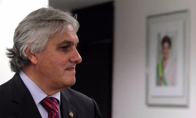 Delação que livrou Delcídio da prisão pode ser revista e benefícios cortados O senador Delcídio do Amaral, preso pela Operação Lava-Jato - Givaldo Barbosa/20-03-2014 / Arquivo O Globo