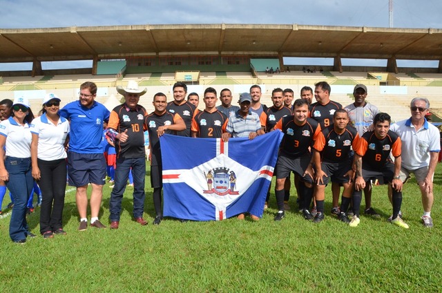 COPA ASSOMASUL: Três Lagoas vence dois jogos e se classifica para próxima fase Guerreiro homenageou Lourival Eurico Pereira, mais conhecido como “Dori” (Foto:Assessoria)