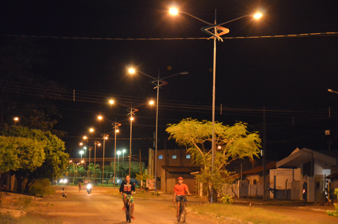 Prefeitura de Paranaíba inaugura nova iluminação em avenidas Prefeitura de Paranaíba inaugura nova iluminação em avenidas