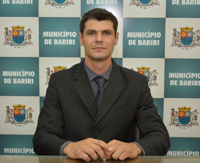 PSDB expulsa prefeito de Bariri suspeito de estuprar menina de 8 anos Paulo Henrique de Araújo administrava a cidade antes de novas eleições (Foto: Roberto Coletta/Arquivo pessoal)