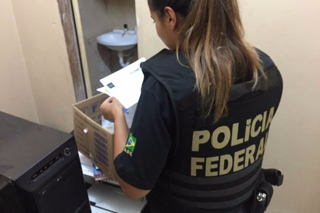 PF cumpriu oito mandados de busca e aprensão em Paranhos (MS), na primeira fase da Operação Midas (Foto: PF/Divulgação)