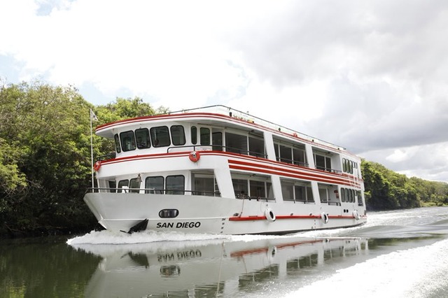 O Catamarã, embarcação com muita estabilidade e propulsão a motor (Foto/Assessoria)
