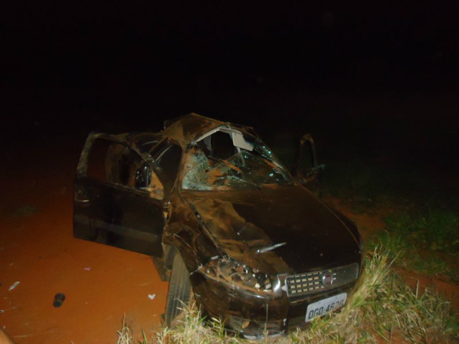 Aparentemente a motocicleta foi atingida na parte traseira (Foto: Divulgação/Assecom)