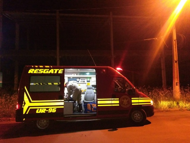 Adolescente cai do 2° andar de prédio ao tentar pegar sinal de Wi-Fi em Maracaju Adolescente foi socorrido pelo Corpo de Bombeiros após cair de um prédio em busca de Wi-Fi, em Maracaju (MS). — Foto: Site Maracaju Speed