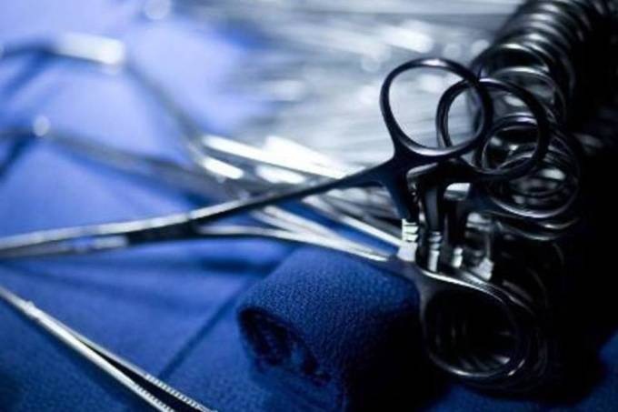 Médicos dos realizam transplante inédito de pênis e escroto Cirurgia: primeiro transplante total de pênis e escroto foi em militar ferido no Afeganistão (foto/AFP)