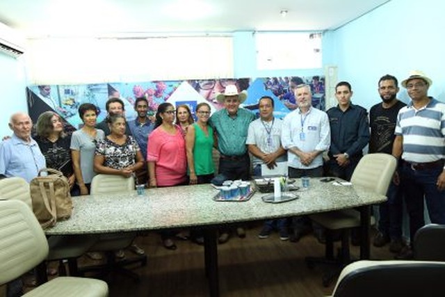 Nova diretoria da Associação FEIRATRES toma posse