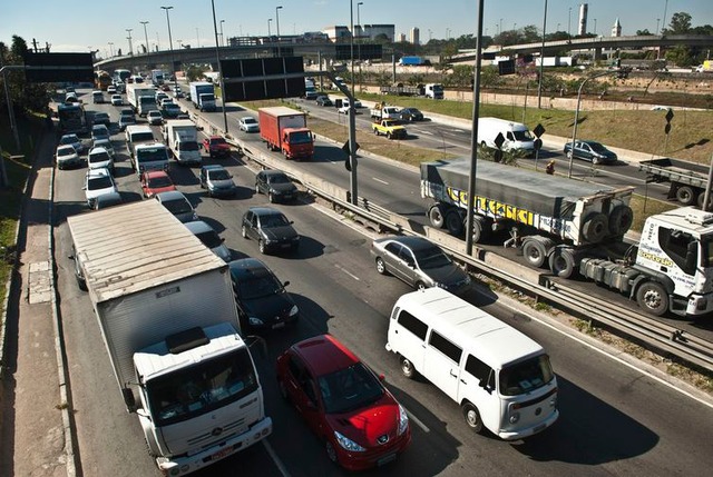 Sancionada lei que cassa habilitação de condenado por contrabando Cassação da carteira de habilitação atingirá motoristas condenados pelos crimes de contrabando, receptação e descaminho (Arquivo/Marcelo Camargo/Agência Brasil)