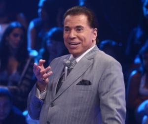 Com novo penteado, Silvio Santos exibe piloto de "Um Milhão na Mesa" Na noite deste domingo (18), após às 23h, o