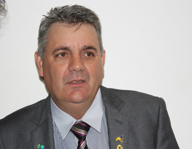 Angelo Guerreiro pede atenção do DNIT para ponte em Aparecida do Taboado O deputado estadual Angelo Guerreiro informou o Superintendente do DNIT, Thiago Bucker, sobre a situação da ponte. (Foto: Assessoria)