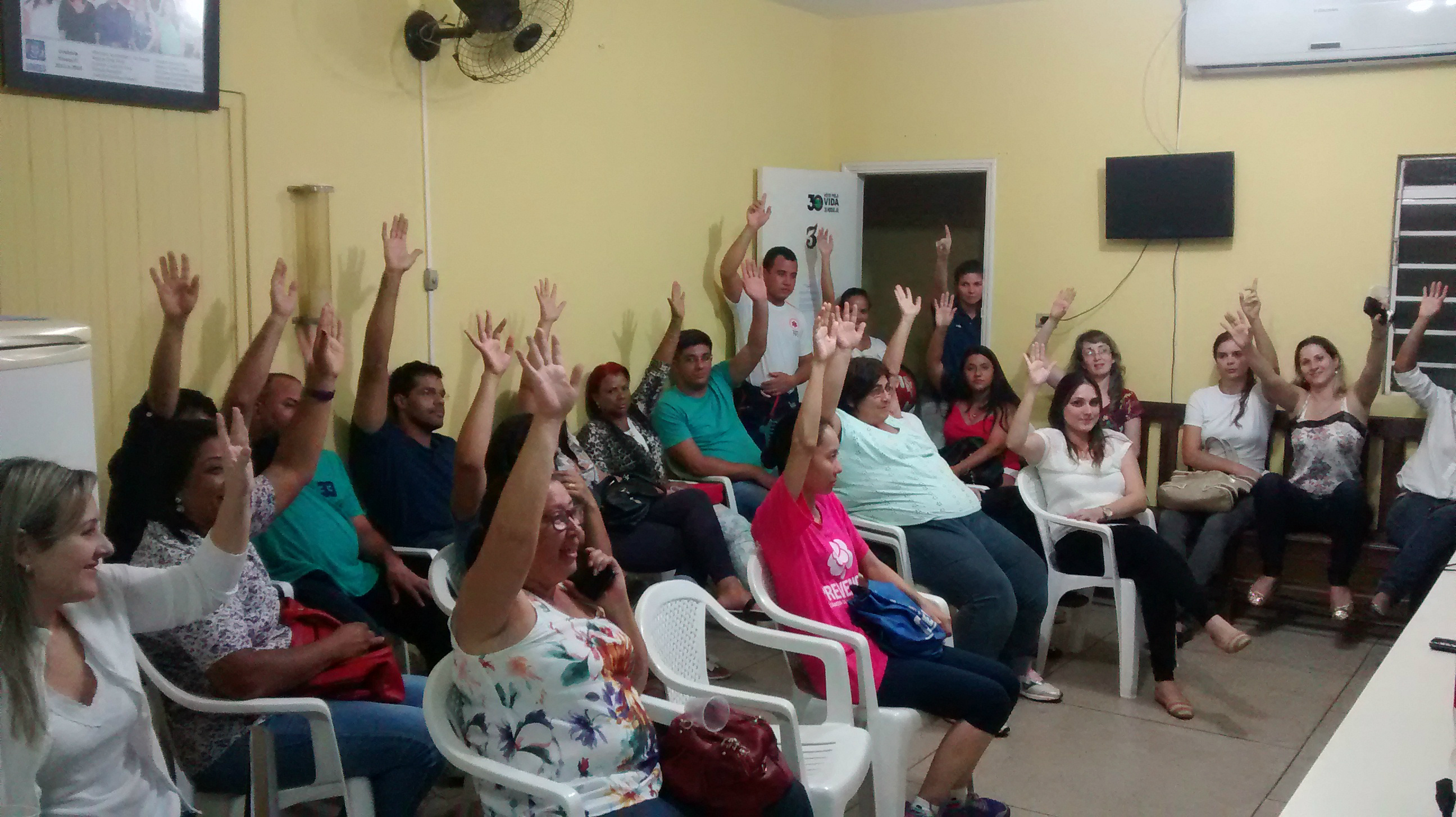 Reunião realizada na sede do Sindicato dos Enfermeiros, Técnicos e Auxiliares do Setor Público de Três Lagoas – SETASP, na noite desta quinta-feira, 07. (Foto: Assessoria)