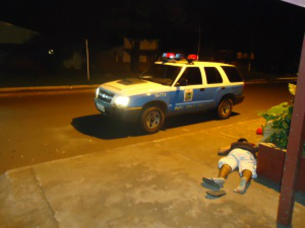 A suspeita é de que o autor tenha seguido Jailton até o ponto de ônibus (Foto: Dourados Agora)
