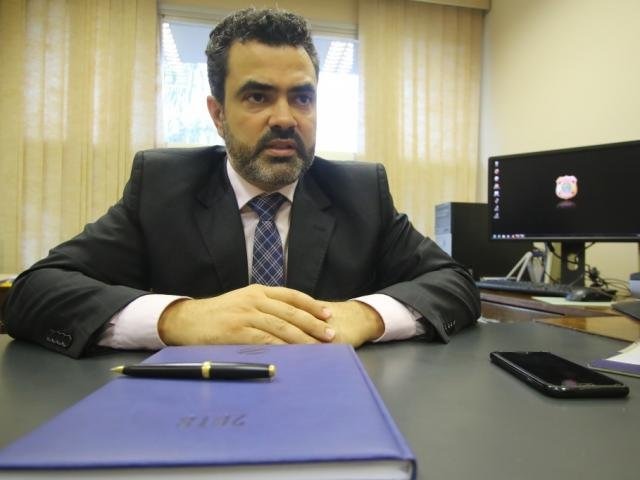 Delegado que “bateu” à porta de Lula deixa MS e assume PF do Paraná Luciano Flores de Lima assumiu comando da PF de MS em fevereiro de 2018. (Foto: André Bittar/Arquivo)