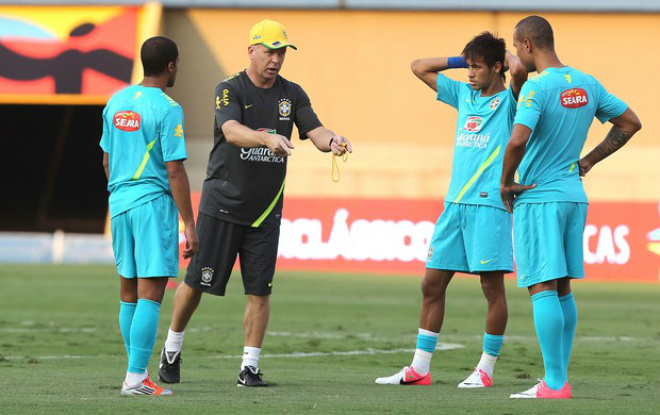 Brasil e Argentina se enfrentam no SuperClássico hoje à noite Lucas, Neymar e Luis Fabiano: força ofensiva na Seleção de Mano Menezes (Foto: Mowa Press/Globo Esporte)