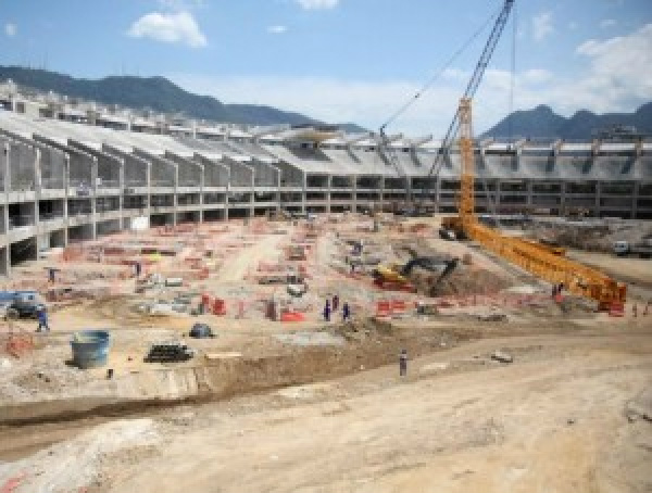 No ranking dos maiores estádios de futebol do mundo, Maracanã será o 25º Após a reforma para a Copa do Mundo de 2014, verá sua capacidade reduzida ainda mais, desta vez para 76 mil pessoas
Foto: Divulgação