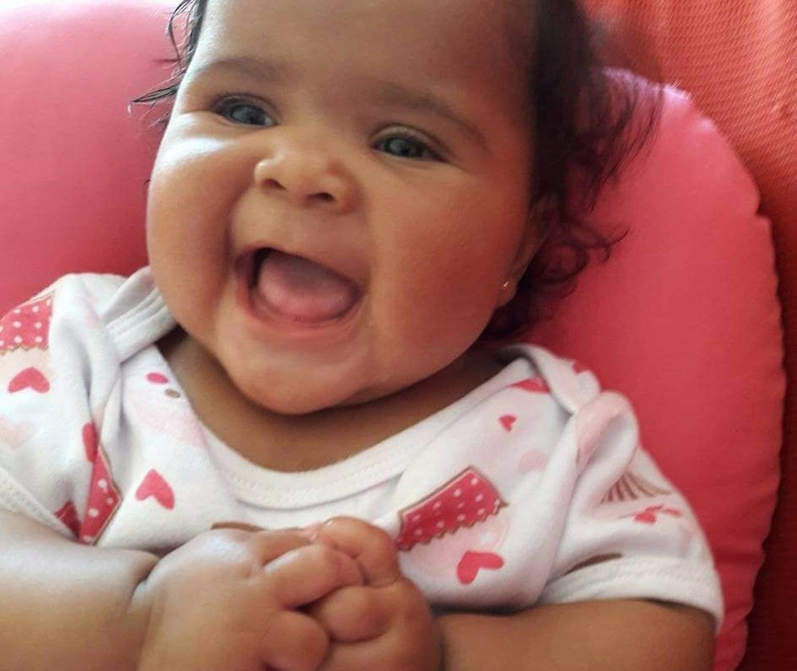 'Foi vontade de Deus', afirma creche sobre morte de bebê Bebê morreu no primeiro dia em que foi levada para creche (Foto: Devair Maciel / Arquivo pessoal )